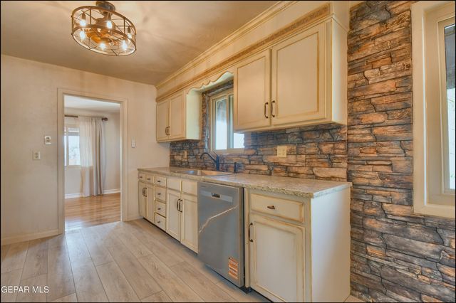 825 GALLOWAY Drive, El Paso, TX 79902