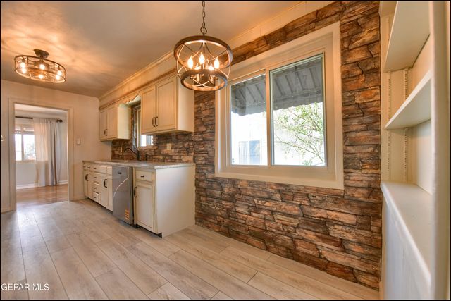 825 GALLOWAY Drive, El Paso, TX 79902