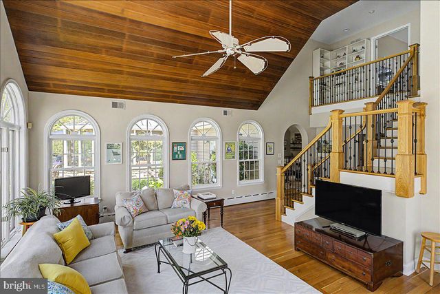 3521 N SUGAN RD, New Hope, PA 18938