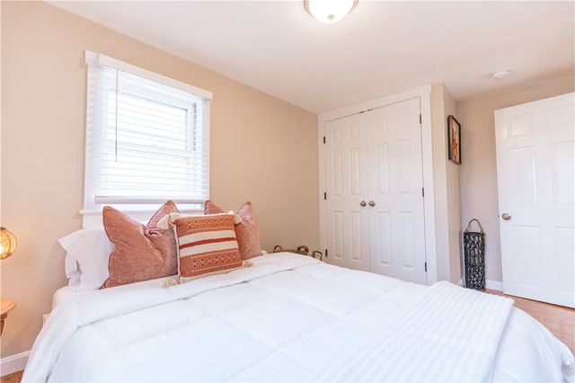 28 Dixon Street, Newport, RI 02840