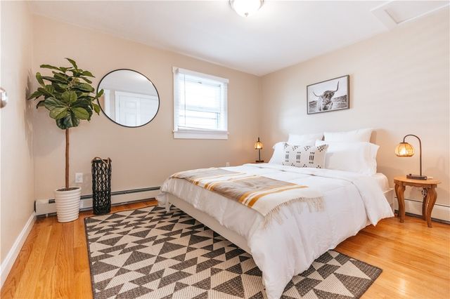 28 Dixon Street, Newport, RI 02840