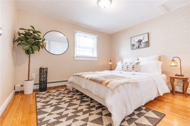 28 Dixon Street, Newport, RI 02840