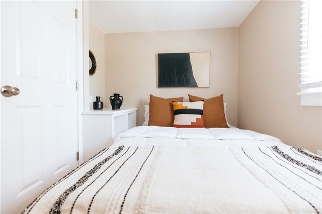 28 Dixon Street, Newport, RI 02840