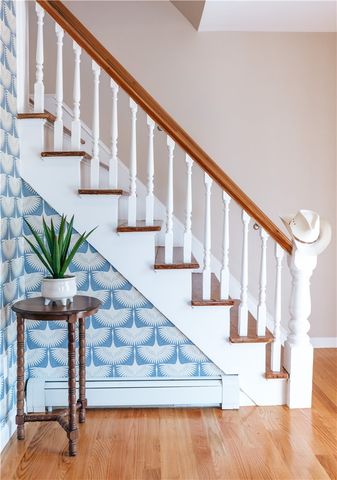 28 Dixon Street, Newport, RI 02840