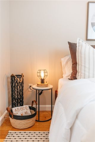 28 Dixon Street, Newport, RI 02840