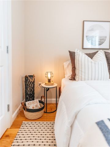 28 Dixon Street, Newport, RI 02840