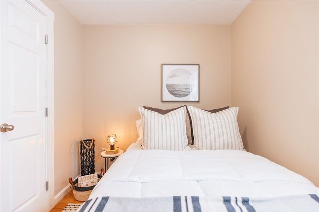 28 Dixon Street, Newport, RI 02840