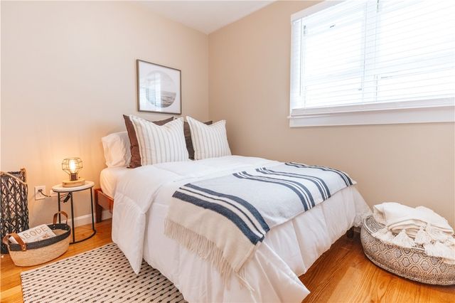 28 Dixon Street, Newport, RI 02840