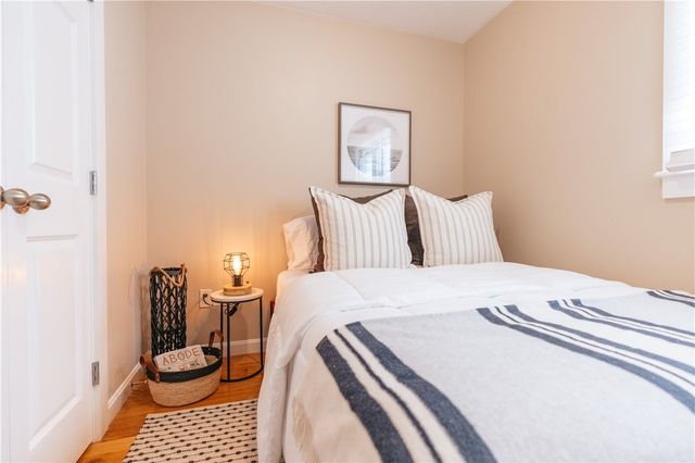 28 Dixon Street, Newport, RI 02840