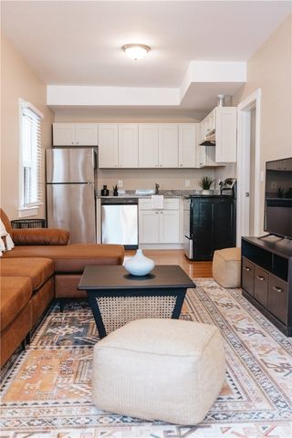 28 Dixon Street, Newport, RI 02840