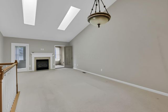 5530 Brighton Hill Lane, Dublin, OH 43016