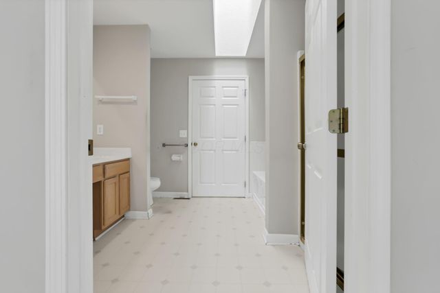 5530 Brighton Hill Lane, Dublin, OH 43016