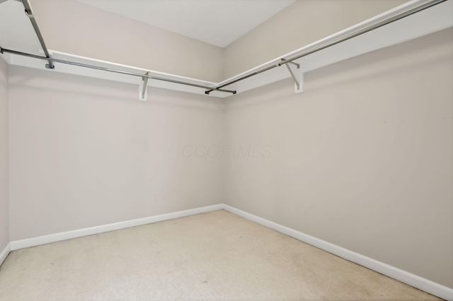 5530 Brighton Hill Lane, Dublin, OH 43016