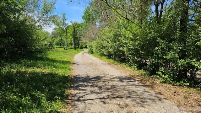 6790 Hinchey Road, Putnam Township, MI 48169