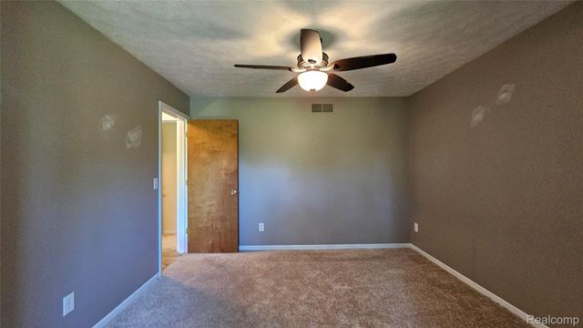 6790 Hinchey Road, Putnam Township, MI 48169