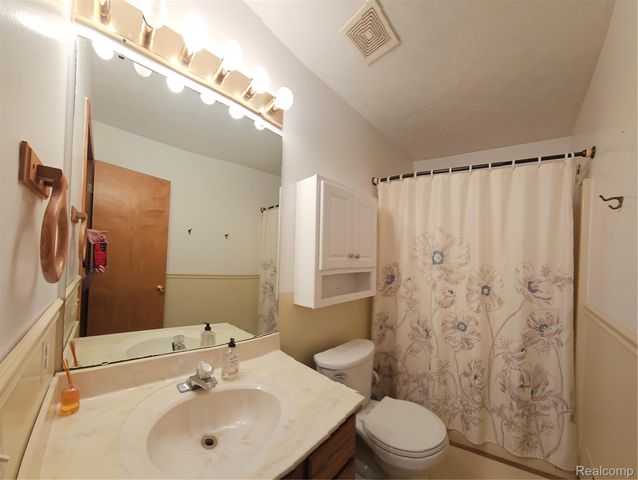 6790 Hinchey Road, Putnam Township, MI 48169