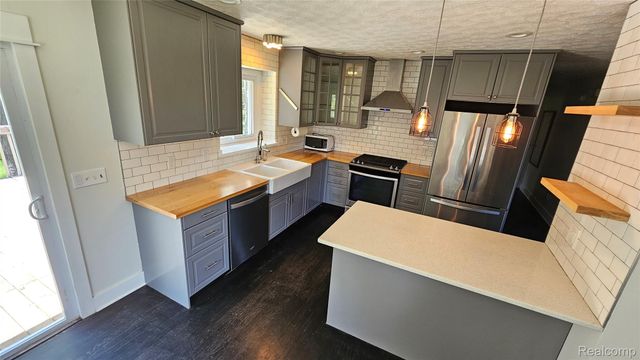6790 Hinchey Road, Putnam Township, MI 48169