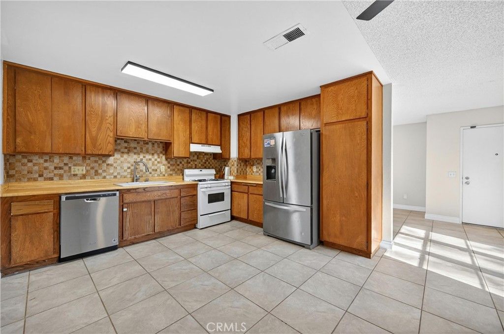 Image 9 of property listing at 41250 Via Aguila, Temecula, CA 92591