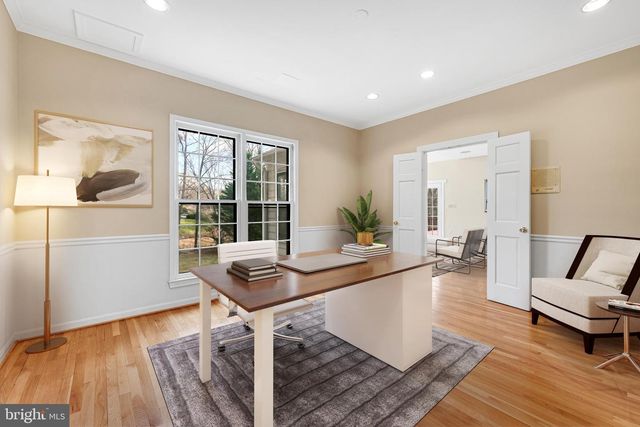 5825 MOSSROCK, Rockville, MD 20852