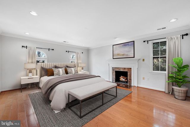 5825 MOSSROCK, Rockville, MD 20852