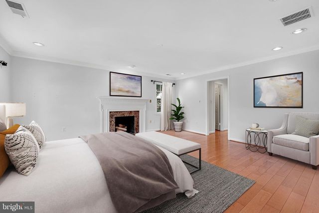 5825 MOSSROCK, Rockville, MD 20852