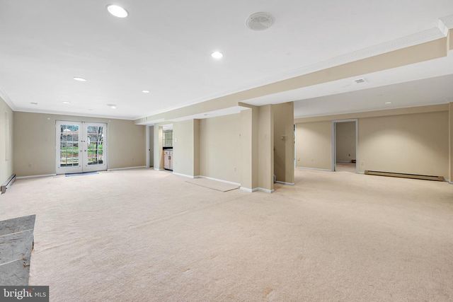 5825 MOSSROCK, Rockville, MD 20852