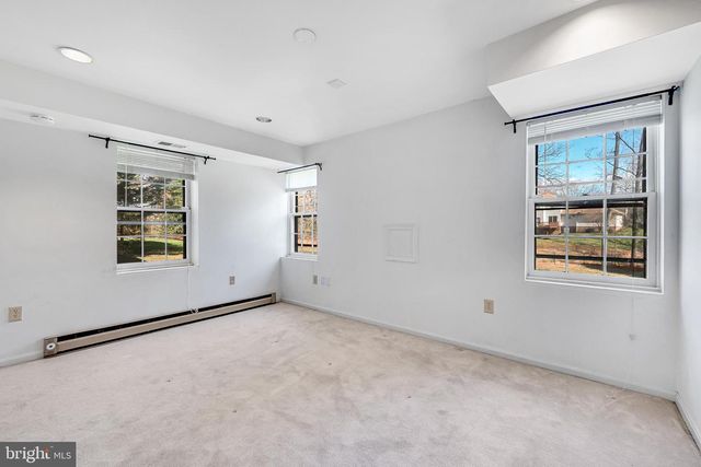 5825 MOSSROCK, Rockville, MD 20852