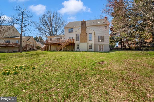 5825 MOSSROCK, Rockville, MD 20852