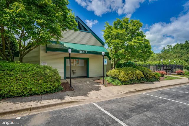 5825 MOSSROCK, Rockville, MD 20852