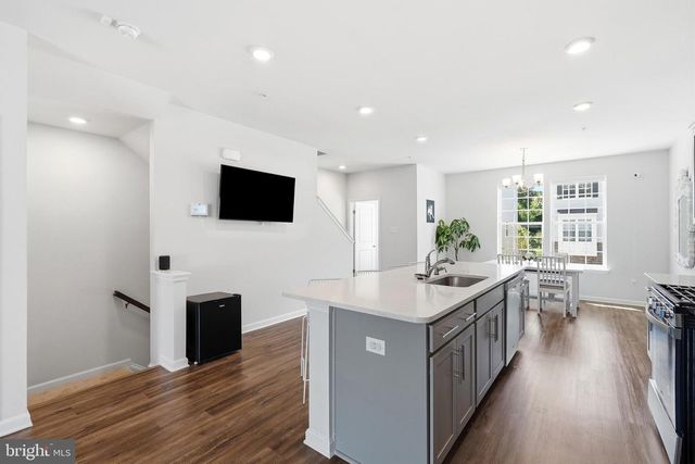 7753 VENICE LN, Severn, MD 21144