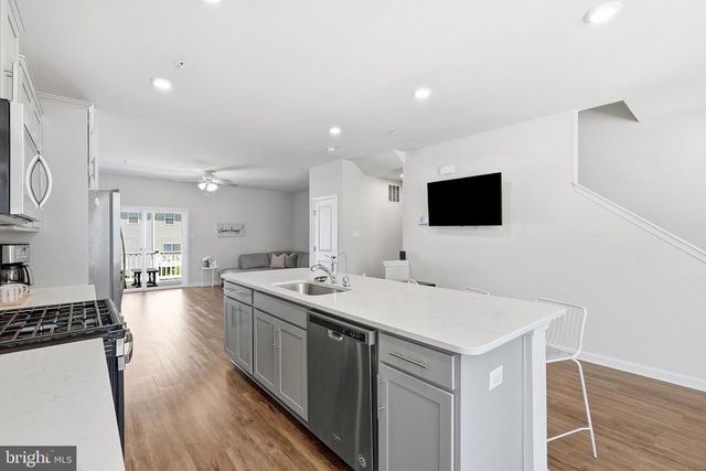 7753 VENICE LN, Severn, MD 21144