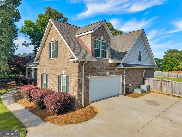 302 Sage Meadows Lane, Bonaire, GA 31005