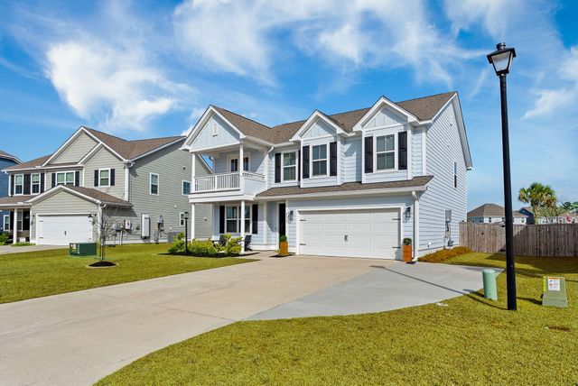 711 Yellow Leaf Lane, Summerville, SC 29486