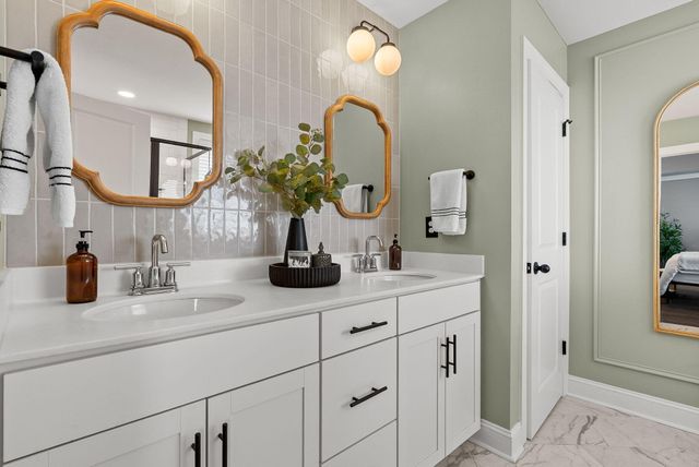 711 Yellow Leaf Lane, Summerville, SC 29486