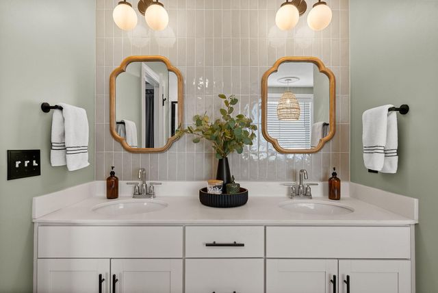 711 Yellow Leaf Lane, Summerville, SC 29486