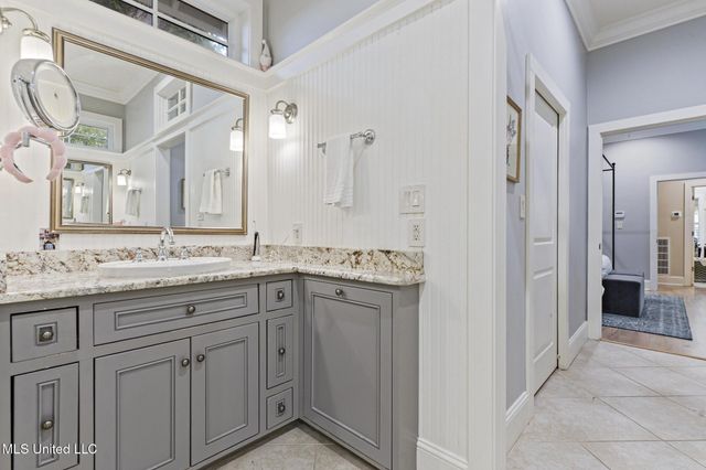 4 Mulberry Place, Ocean Springs, MS 39564