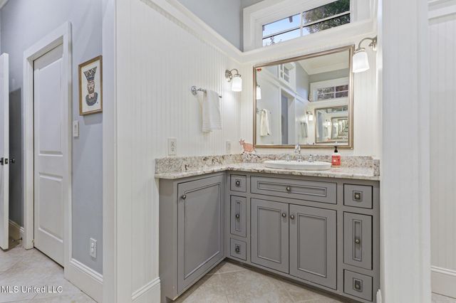 4 Mulberry Place, Ocean Springs, MS 39564