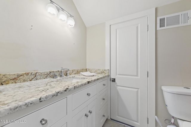 4 Mulberry Place, Ocean Springs, MS 39564