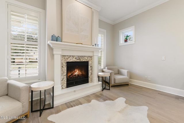 4 Mulberry Place, Ocean Springs, MS 39564