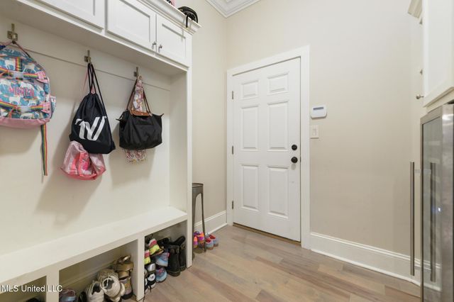 4 Mulberry Place, Ocean Springs, MS 39564