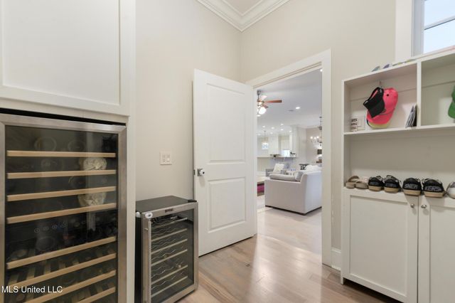 4 Mulberry Place, Ocean Springs, MS 39564