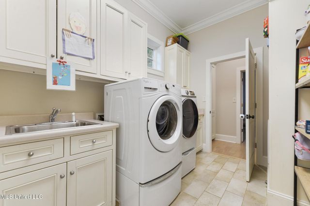 4 Mulberry Place, Ocean Springs, MS 39564