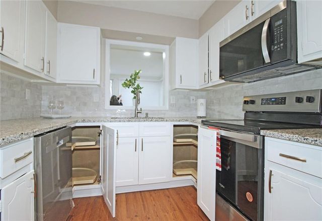 38 La Rue NW Place, Atlanta, GA 30327