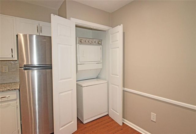 38 La Rue NW Place, Atlanta, GA 30327