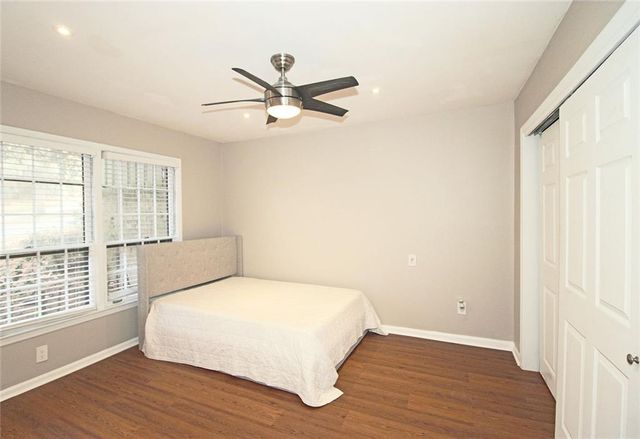 38 La Rue NW Place, Atlanta, GA 30327