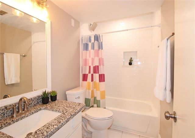 38 La Rue NW Place, Atlanta, GA 30327