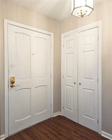 38 La Rue NW Place, Atlanta, GA 30327