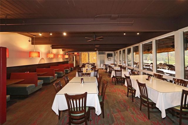 38 La Rue NW Place, Atlanta, GA 30327