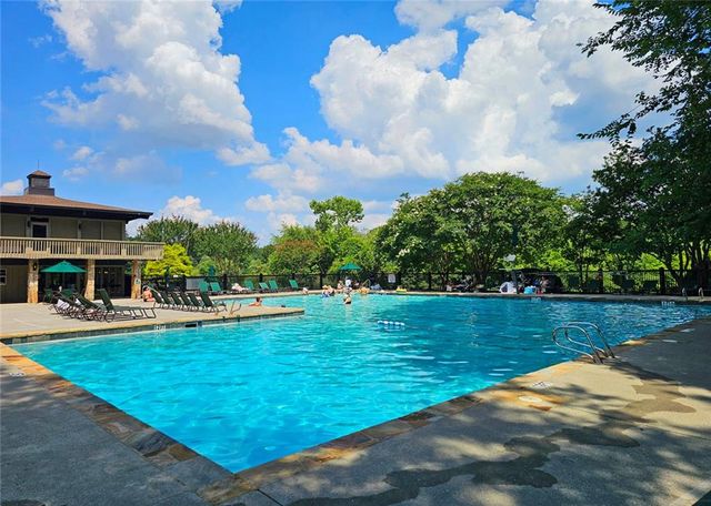 38 La Rue NW Place, Atlanta, GA 30327