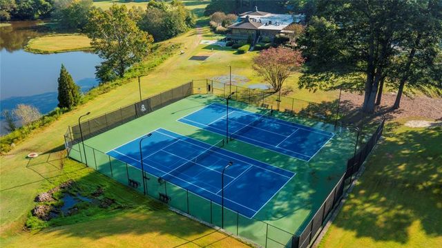 38 La Rue NW Place, Atlanta, GA 30327